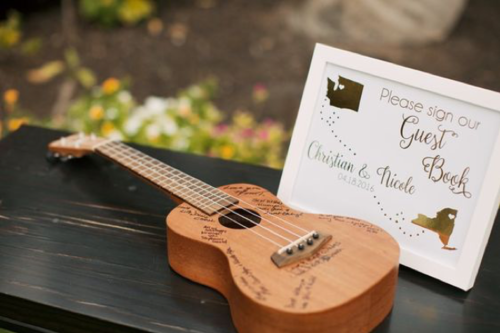 AlternativeWeddingGuestBooks-MusicalGuestBook